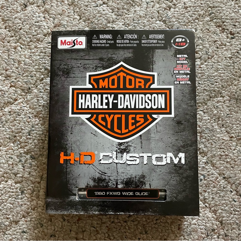 Harley Davidson Metal Model Kit - Picture 2 of 4